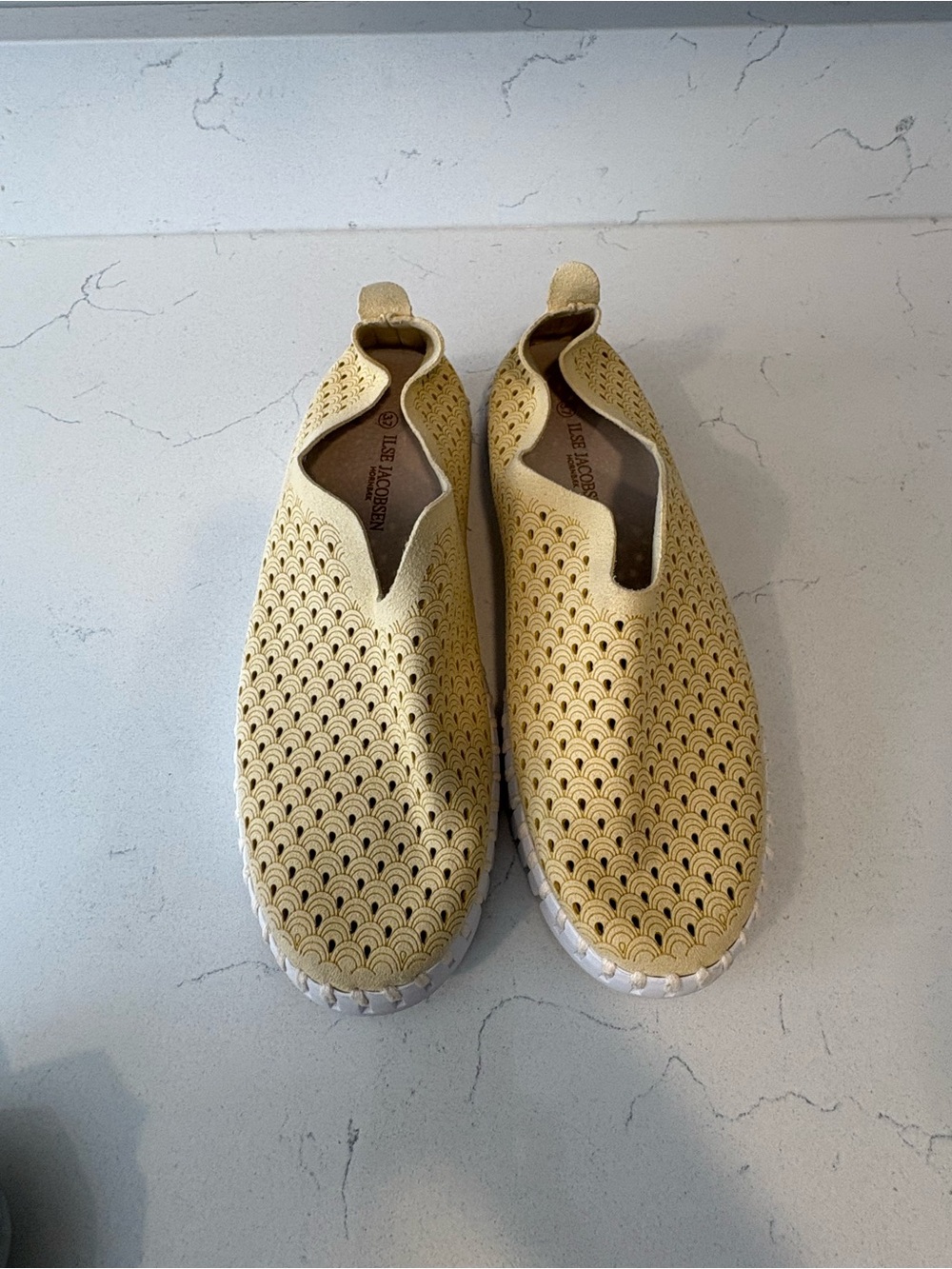 Light Yellow suede Ilse Jacobsen Hornback  slip-on Perforated women’s shoes